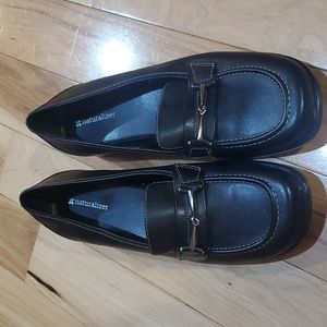 Womans naturalizer loafers